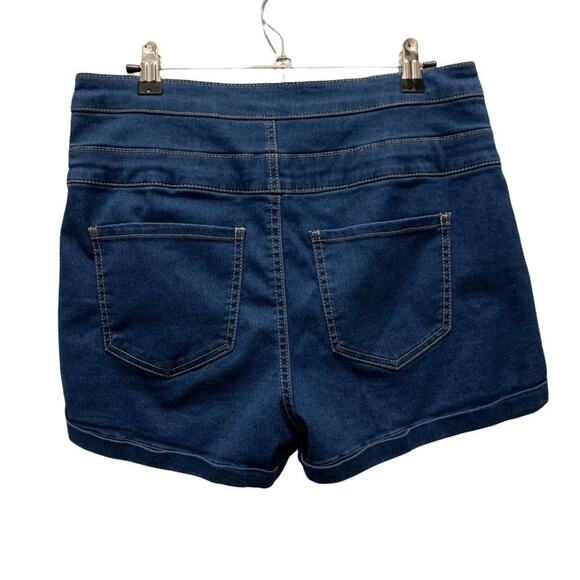 TINSELTOWN denim couture size 9. Three button and zipper front. High rise. - Picture 2 of 5